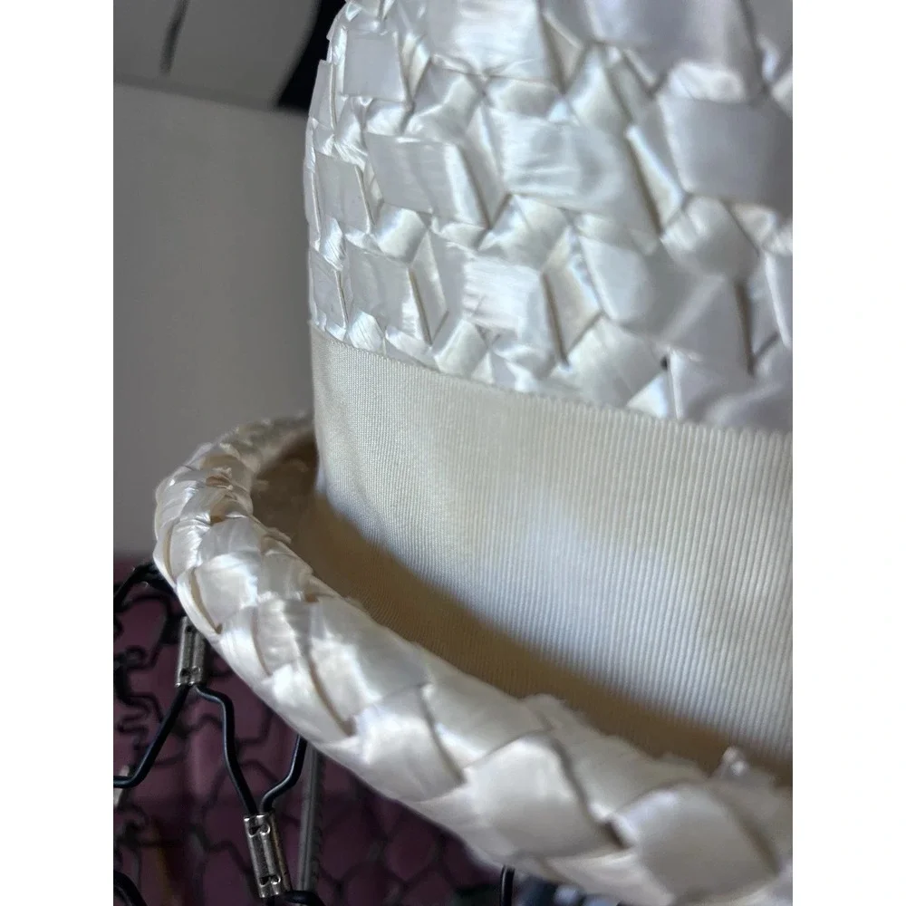 Vintage 60s Ivory Woven Straw Cloche Hat‎ Navy Blue Stripe Ribbon Bow Cream